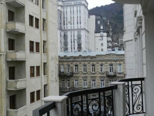 Parliament On Rustaveli Studio Tbilisi Exterior photo