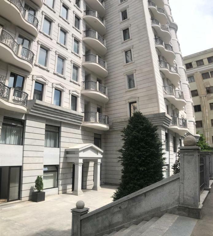 Parliament On Rustaveli Studio Tbilisi Exterior photo